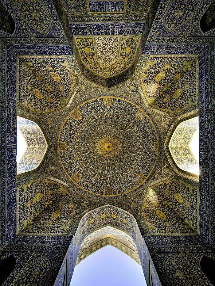 Merveilles architecturales qui ont coupe le souffle du monde - #22 Le plafond de la mosquée Shah à Isfahan, Iran