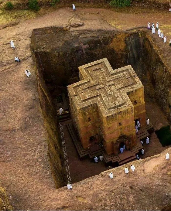 Merveilles architecturales qui ont coupe le souffle du monde - #30 L'église de Saint-Georges à Lalibela, Éthiopie