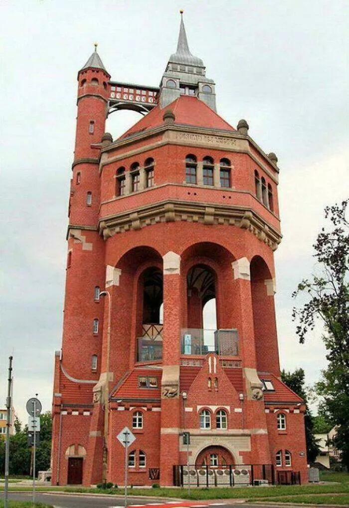 Merveilles architecturales qui ont coupe le souffle du monde - #31 Tour de l'eau de Wrocaw, Pologne