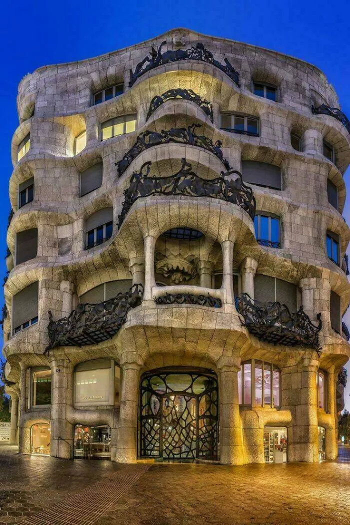 Merveilles architecturales qui ont coupe le souffle du monde - #41 Les chefs-d'œuvre architecturaux de Gaudi