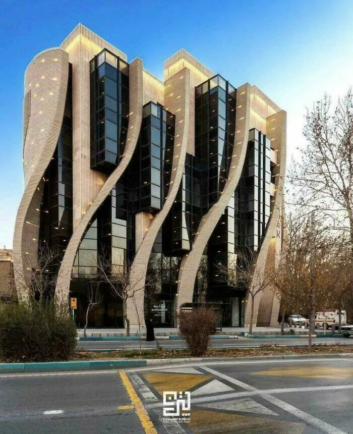 Merveilles architecturales qui ont coupe le souffle du monde - #47 Bâtiment de bureaux à Ispahan, Iran
