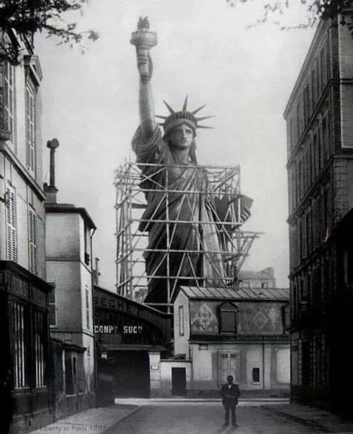 Rare historical photos that reveal fascinating stories - #34 The Statue of Liberty photographed in Paris before its journey to New York, 1884