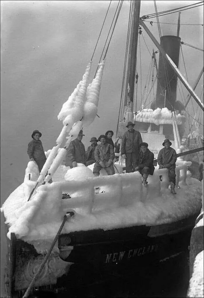 Rare historical photos that reveal fascinating stories - #41 A New England fishing boat cloaked in ice, British Columbia, 1916 (photo by Leonard Frank)