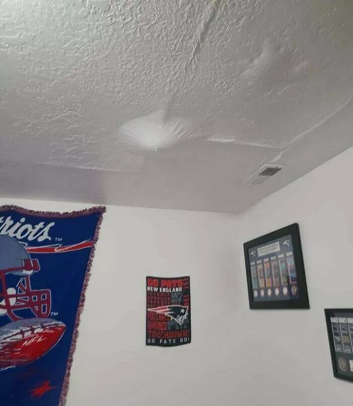 Thanksgiving fails that turned the holiday into a disaster - #20 Gone For Vacation For 5 Days. Came Back To Find This Leaking In Our Basement Guest Bedroom. My Wife's Family Is Coming For Thanksgiving In 2 Days
