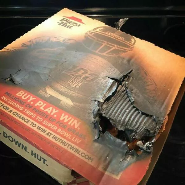 Thanksgiving fails that turned the holiday into a disaster - #34 Thanksgiving 101: Remove last night’s pizza from the oven before baking today’s casseroles