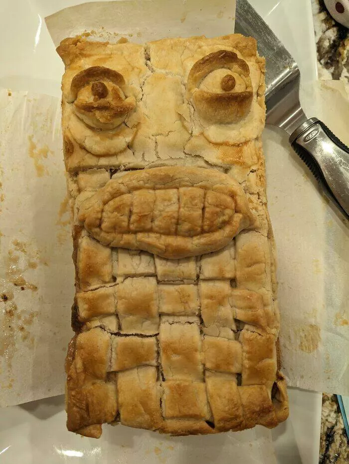 Echecs de thanksgiving qui ont transforme la fete en desastre - #5 Made A Meat Pie With Leftovers From Thanksgiving. I Think He's Cute
