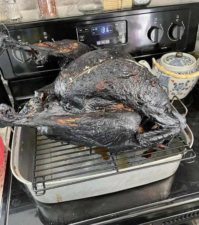 Thanksgiving fails that turned the holiday into a disaster - #6 Was Super Pumped To Smoked A Turkey For Thanksgiving. Only Now Am I Able To Be Ok With Sharing The Pictures Of This Abomination. Im Not Sure What Went Wrong