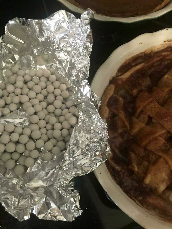 Thanksgiving fails that turned the holiday into a disaster - #7 Saw These Little White Balls In Foil Next To My Wifes Apple Pie. Thought She Made Candies, Too. Now Im Looking For A Dentist On Thanksgiving Because I Bit Into About 3 Ceramic Pie Weights