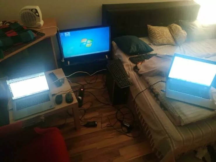 Thanksgiving fails that turned the holiday into a disaster - #8 I'm Visiting Home And Some Relatives Need Their OS Reinstalled