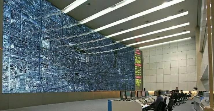 Des photos qui montrent a quel point la chine est unique - #16 La salle de contrôle du trafic ultra-moderne de Pékin Des photos qui montrent a quel point la chine est unique - #16 La salle de contrôle du trafic ultra-moderne de Pékin