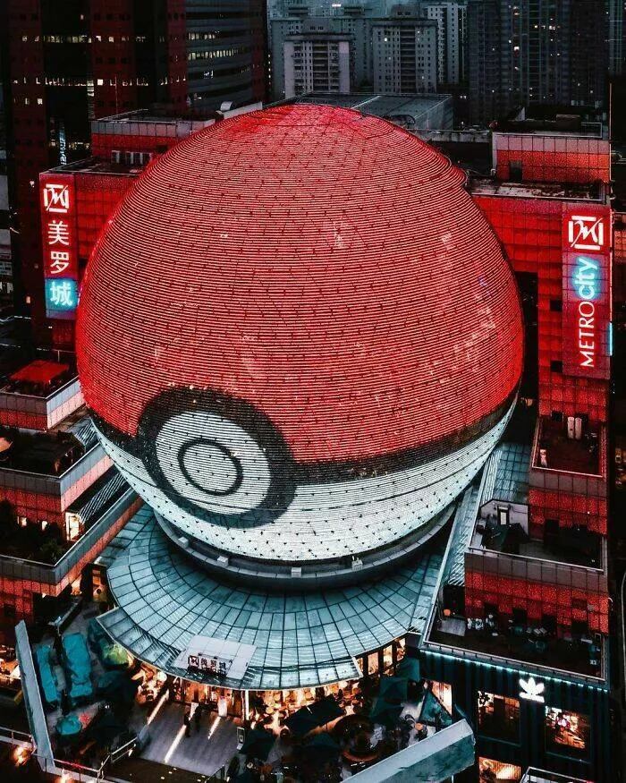 Photos that show how unique china really is - #17 An eye-catching architectural wonder in Shanghai