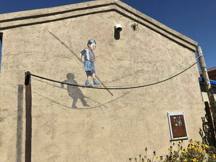 Photos that show how unique china really is - #40 A mural in China artistically integrated with physical elements