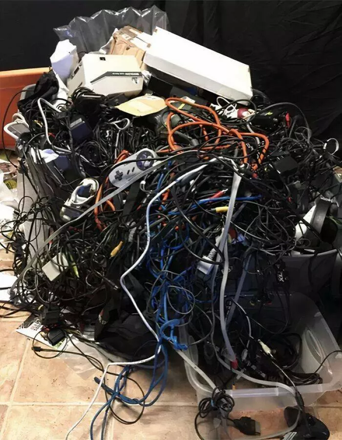 When partners took cluelessness to new heights - #19 My boyfriend’s creative way of storing cords