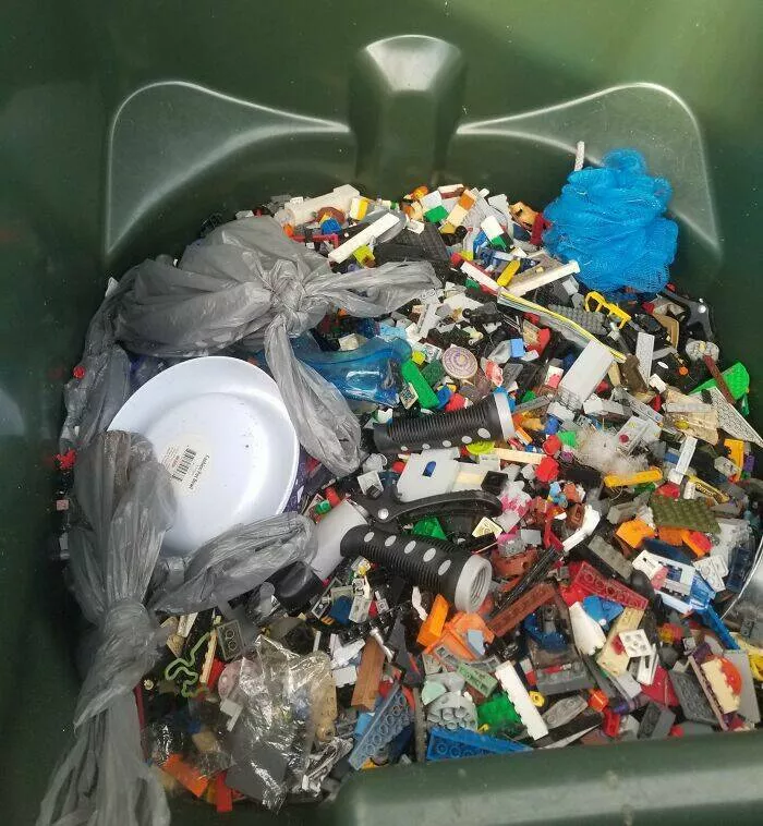 Quand les partenaires ont atteint des sommets dincomprehension - #2 Le petit ami de ma mère a jeté ma collection LEGO vieille de 9 ans, comprenant des sets rares des années 90 et de la série Harry Potter, sous prétexte que je ne jouais plus avec