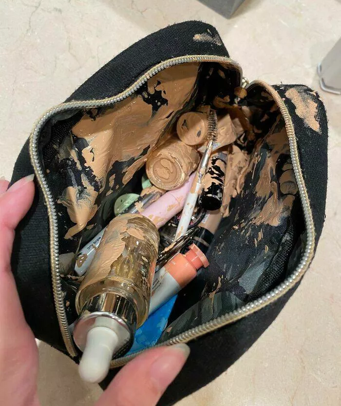 Quand les partenaires ont atteint des sommets dincomprehension - #49 Mon copain a fait tomber ma trousse de maquillage