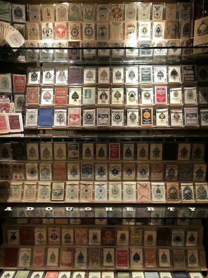 Collections uniques et impressionnantes partagees par des passionnes - #17 Mise en avant de ma collection de cartes à jouer anciennes.