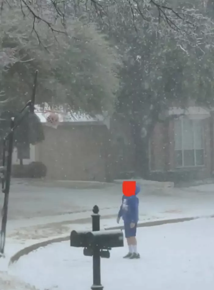 The funniest winter mishaps - #18 And the child whose basketball froze solid in a hoop.