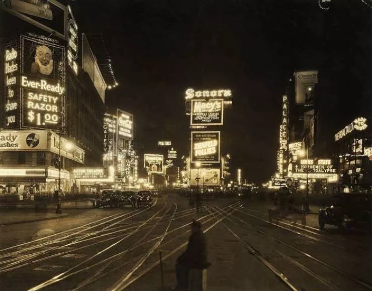 Photos rares et fascinantes a decouvrir - #11 Un aperçu de Times Square tel qu’il était en 1921