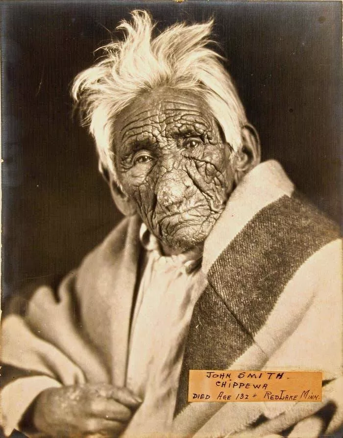 Photos rares et fascinantes a decouvrir - #32 John Smith, un homme Chippewa censé avoir 137 ans à sa mort Photos rares et fascinantes a decouvrir - #32 John Smith, un homme Chippewa censé avoir 137 ans à sa mort