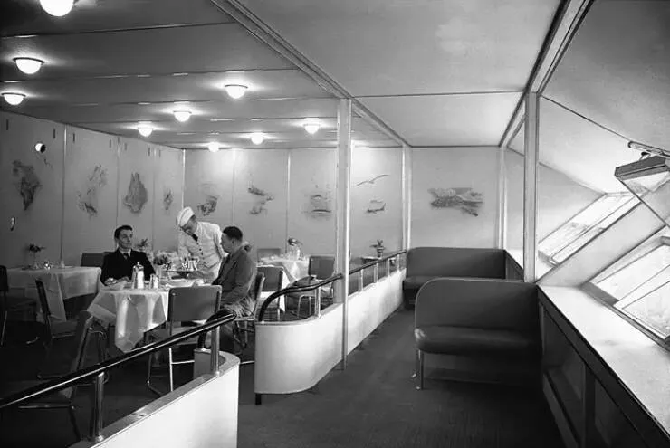 Rare and fascinating photos you have to see - #13 The dining hall inside the completed Hindenburg zeppelin