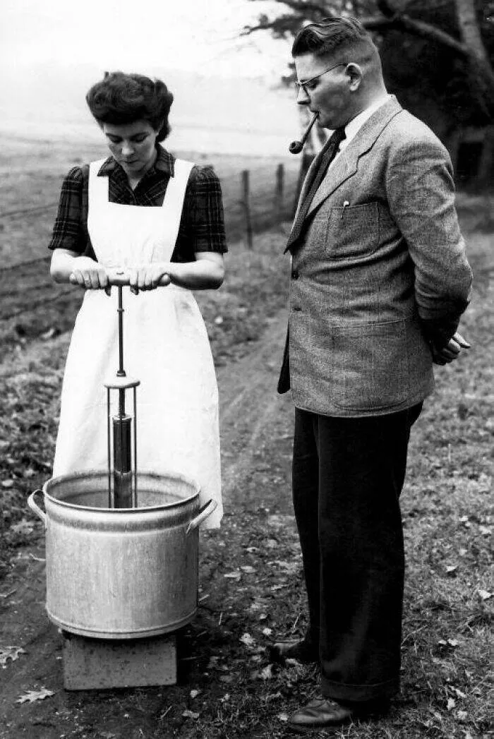 Inventions revolutionnaires du passe - #38 Machine à laver avec pompe, inventée par E. Koers, Pays-Bas, 1951