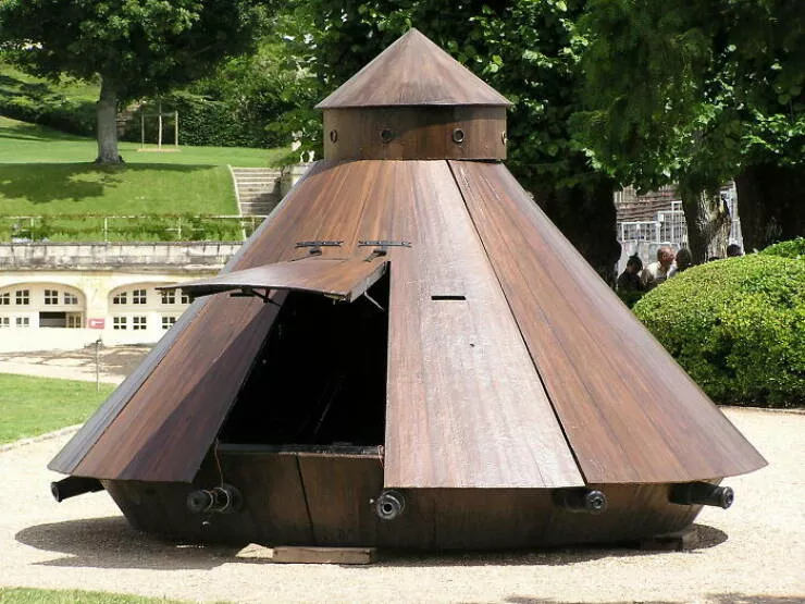 Inventions revolutionnaires du passe - #42 Le char de guerre de Léonard de Vinci : un génie en conception