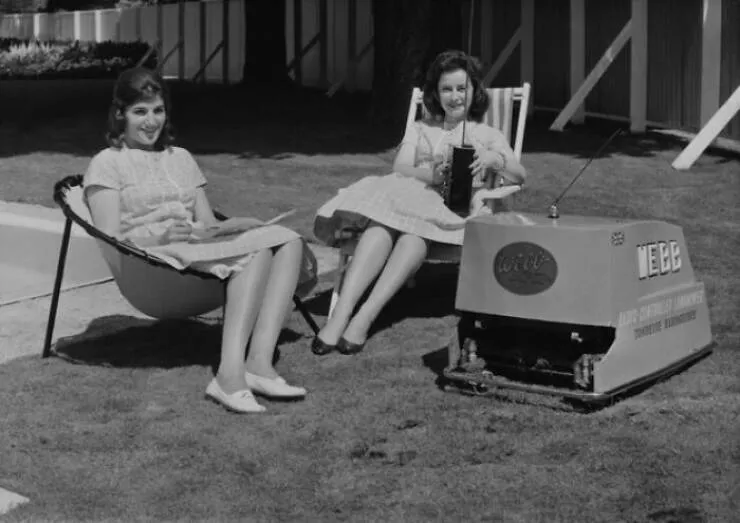 Inventions revolutionnaires du passe - #7 Des bureaux à ascenseurs électriques à Prague en 1937, une nouvelle définition de 