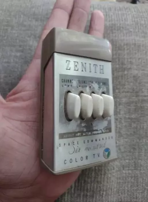 Fascinating historical facts they skipped in class - #42 This is what old TV remotes looked like back in the '60s. Fascinating historical facts they skipped in class - #42 This is what old TV remotes looked like back in the '60s.