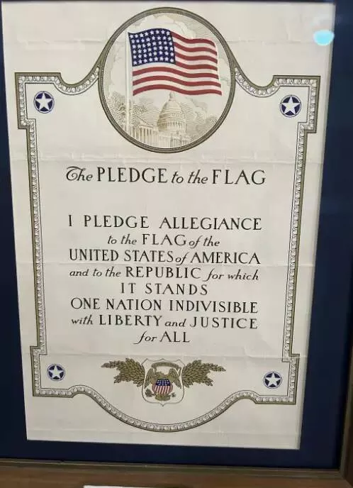Fascinating historical facts they skipped in class - #5 Here's what the Pledge of Allegiance used to look like the Under God wasn't added until 1954