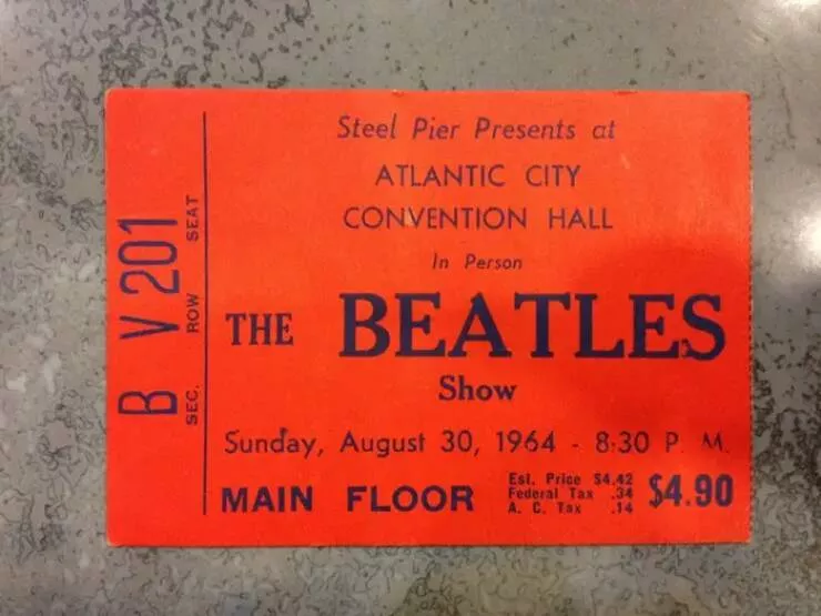 Fascinating images from around the world - #10 Back in 1964, a ticket to see The Beatles was around $4.90: