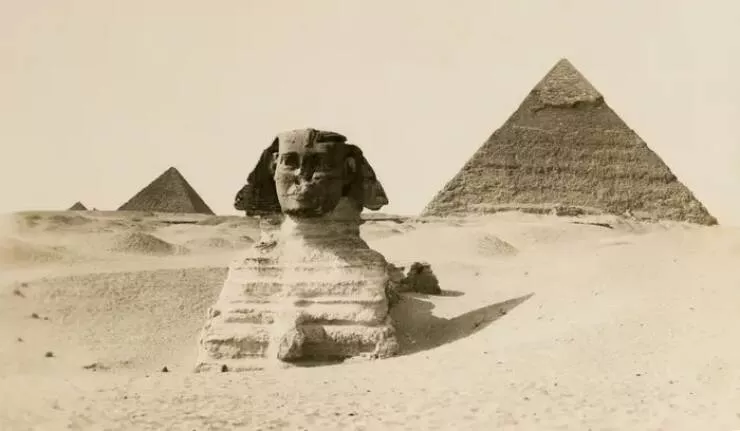 Fascinating images from around the world - #11 For centuries, the Great Sphinx of Giza was almost entirely buried under sand: