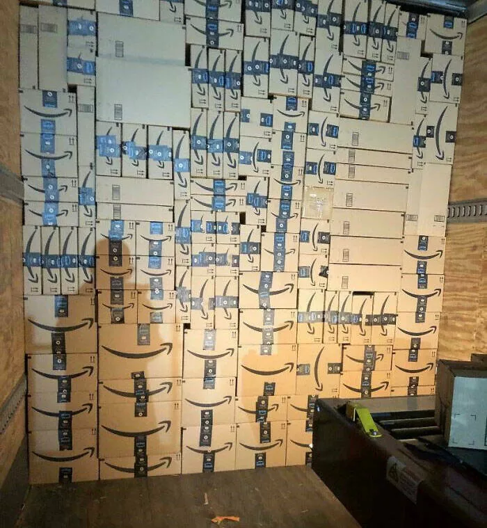 Neatly arranged things thatll calm your soul - #3 My Mom Works at Amazon and Sent Me This Photo of a Truck She Loaded