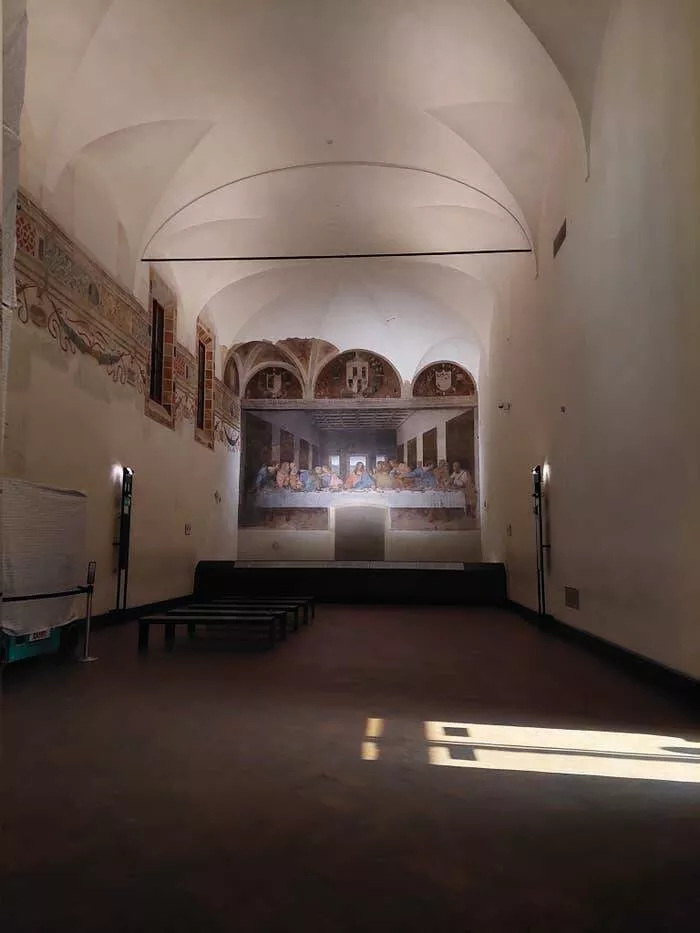 Rarely seen photos of iconic places that will change your perspective - #21 A breathtaking in-person look at Leonardo da Vinci’s The Last Supper: