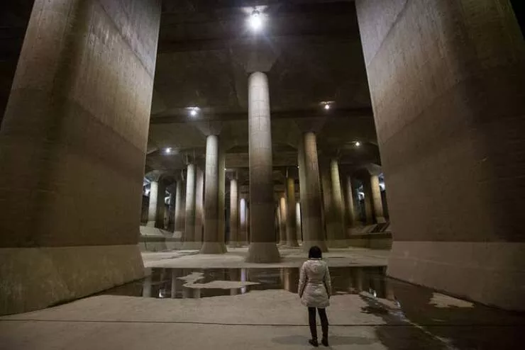 Rarely seen photos of iconic places that will change your perspective - #28 Tokyo has four miles of tunnels 72 feet underground to prevent flooding—this system is massive: