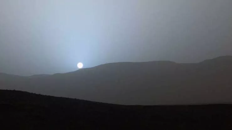 Rarely seen photos of iconic places that will change your perspective - #29 A breathtaking sunset…on Mars:
