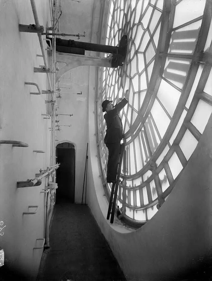 Rarely seen photos of iconic places that will change your perspective - #36 Inside Big Ben—this is what’s behind one of its clock faces:
