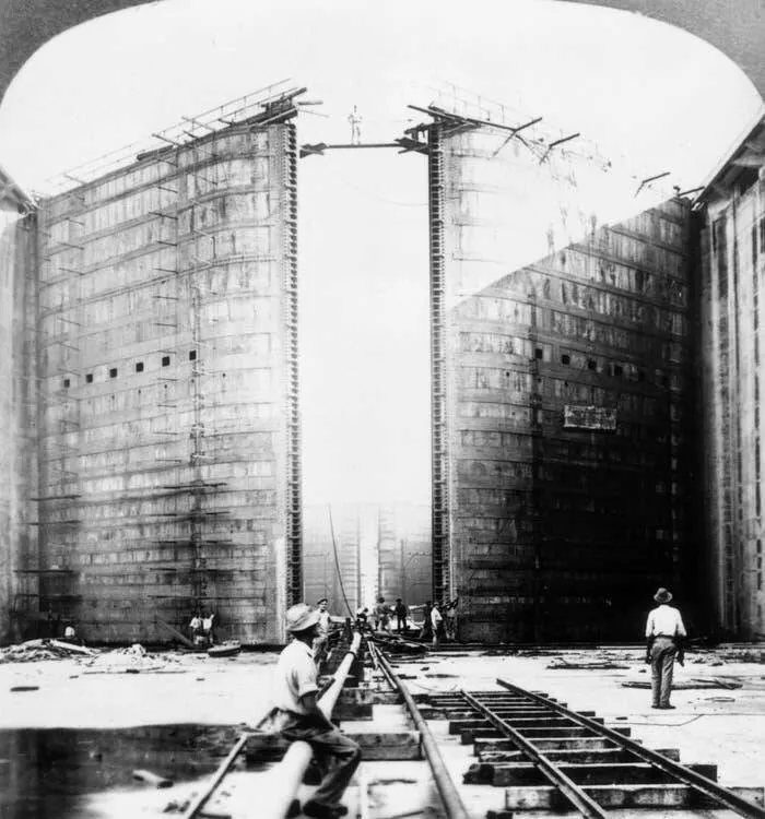 Rarely seen photos of iconic places that will change your perspective - #47 The Panama Canal mid-construction—an engineering marvel in progress: