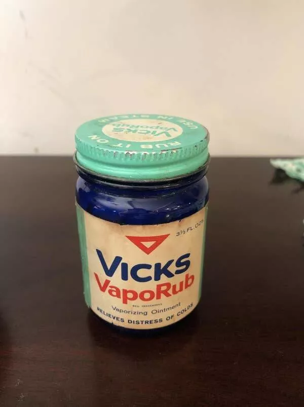 Rare 1900s photos that reveal a completely different world - #27 This bottle of Vick’s VapoRub from the 1970s:
