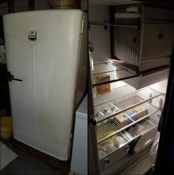 Rare 1900s photos that reveal a completely different world - #42 This 1948 Hotpoint refrigerator: