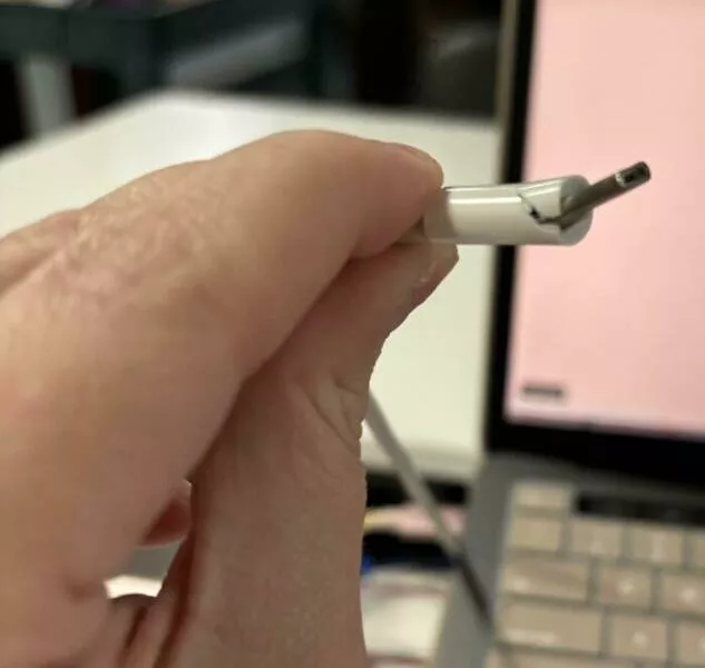When awful coworkers pushed too far and got put on blast - #2 I Let My Colleague Borrow My Laptop Charger For A Meeting. This Is How He Returned It