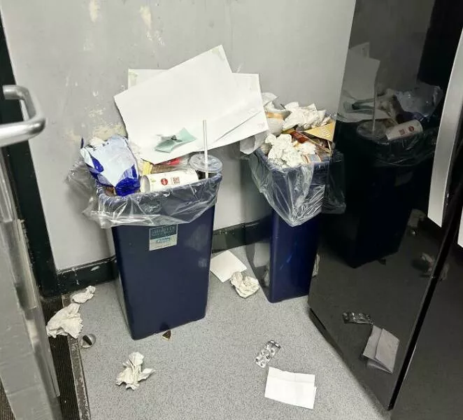 Quand des collegues insupportables ont depasse les limites - #20 Mes collègues considèrent que vider les poubelles n’est pas leur travail