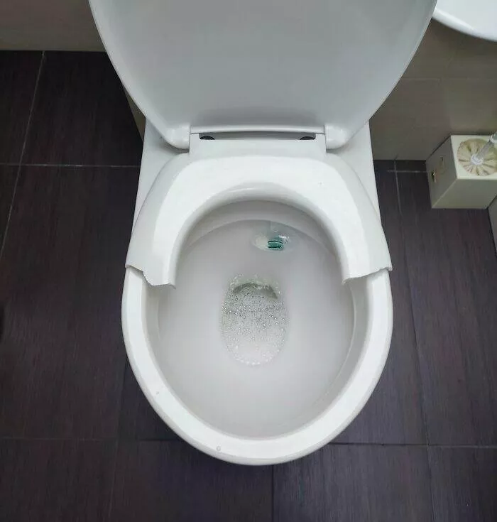 Quand des collegues insupportables ont depasse les limites - #35 Le seul toilette disponible ce matin au bureau