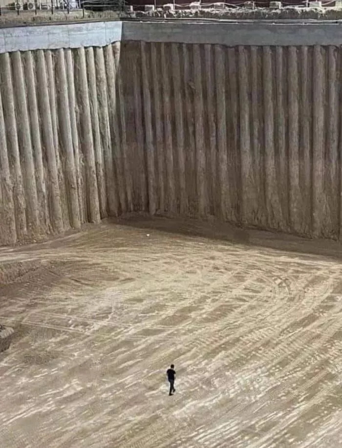 Mind blowing pics that will change how you see the world - #2 This is what the foundation of a skyscraper looks like: