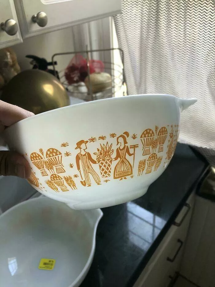 Forgotten antiques that could be worth a fortune - #5 Collectible Pyrex Pieces