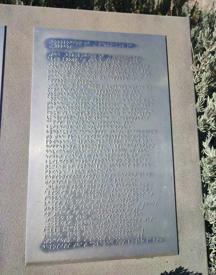 Le temps laisse son empreinte partout - #16 Texte en Braille Particulièrement Long