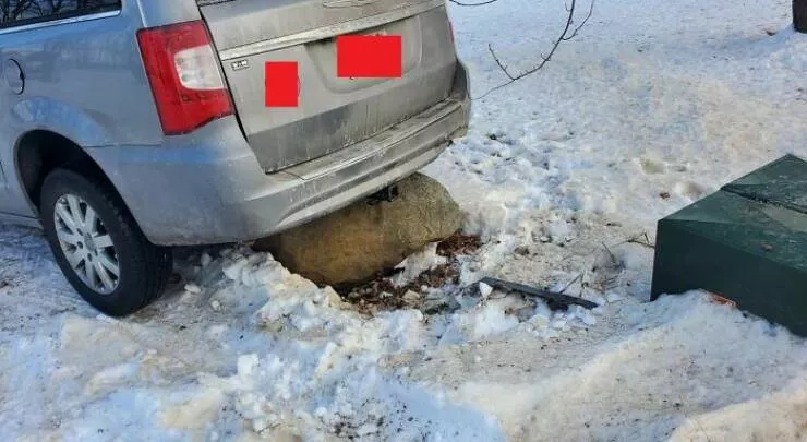Echecs epiques qui sont juste trop droles a gerer - #9 J’ai Mis une Pierre Devant le Coffret Électrique Pour Éviter Que Ma Femme Ne Coupe Encore l’Électricité du Quartier