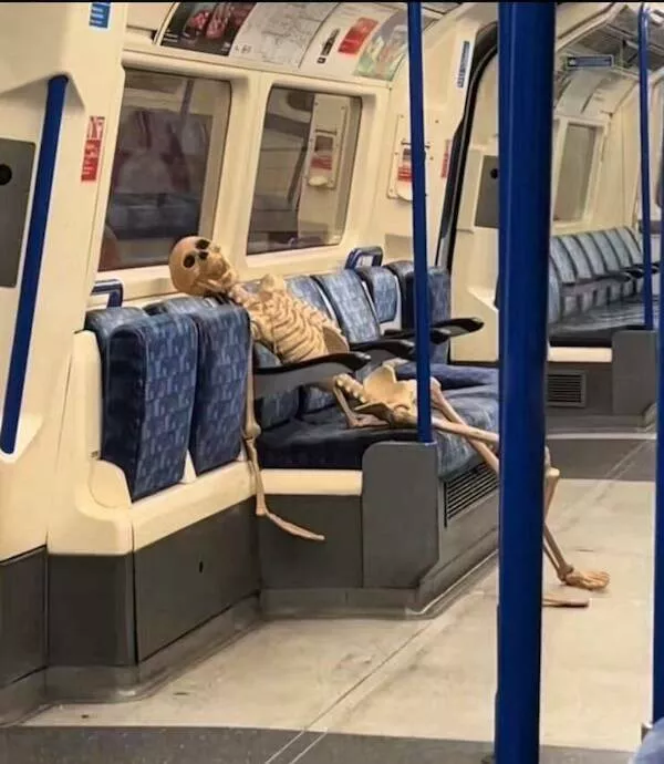 Lunivers fou et insolite du metro - #14 