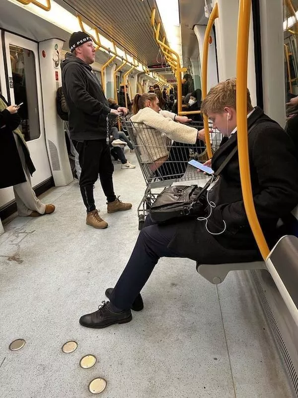Lunivers fou et insolite du metro - #28 