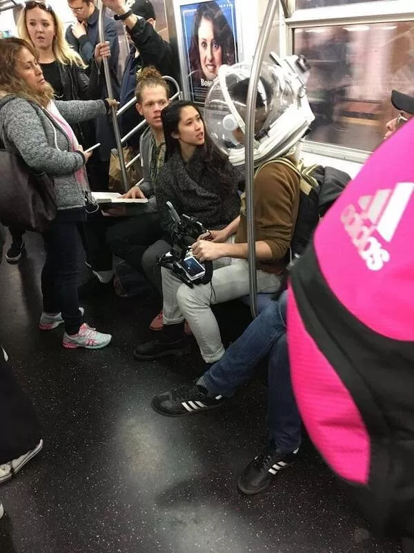 Underground chaos the bizarre side of subways - #32 