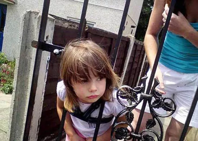 40 kids stuck in funny situations - #16 